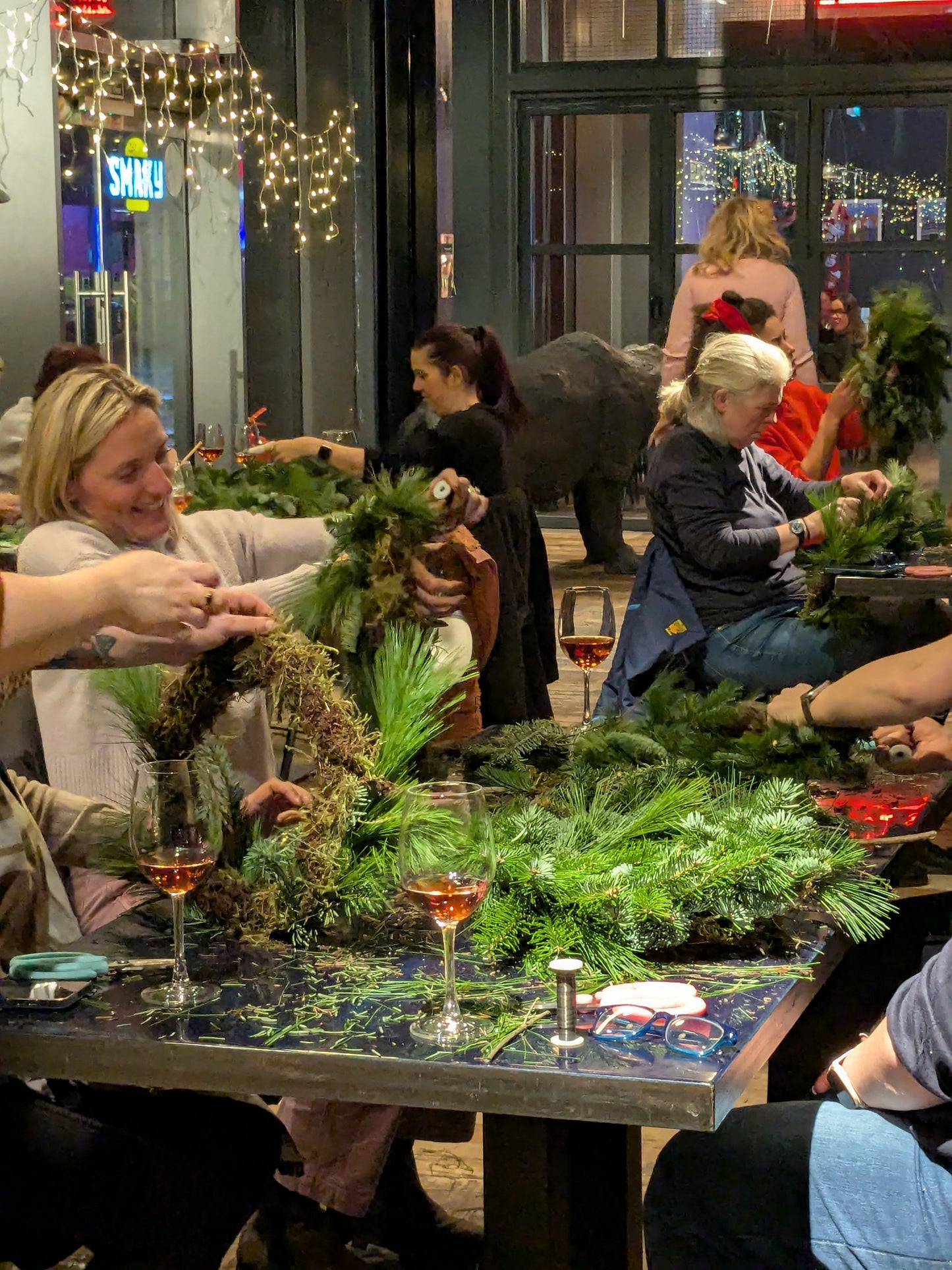 Christmas Wreath Making at Ranny's – Thursday 26th November, 7–9pm