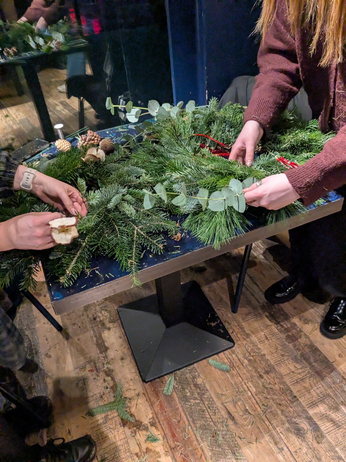 Christmas Wreath Making at Ranny's – Thursday 18th November, 7–9pm